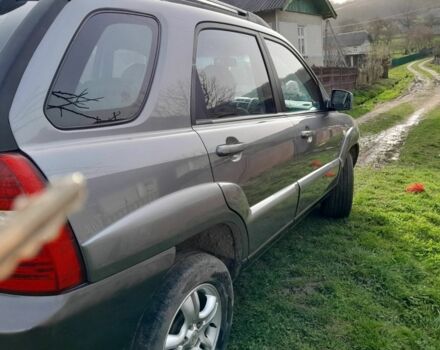 Серый Киа Sportage, объемом двигателя 2 л и пробегом 220 тыс. км за 7900 $, фото 2 на Automoto.ua