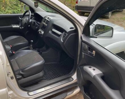 Киа Sportage 2004 в Косове на Automoto.ua Серый Киа Sportage, объемом двигателя 2 л и пробегом 249 тыс. км за 6500 $, фото 10 на Automoto.ua