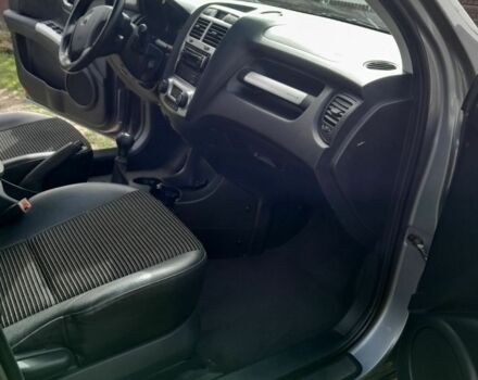 Серый Киа Sportage, объемом двигателя 2 л и пробегом 220 тыс. км за 7900 $, фото 3 на Automoto.ua