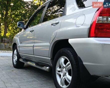 Серый Киа Sportage, объемом двигателя 1.99 л и пробегом 241 тыс. км за 6800 $, фото 3 на Automoto.ua