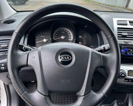 Серый Киа Sportage, объемом двигателя 2 л и пробегом 250 тыс. км за 7900 $, фото 7 на Automoto.ua