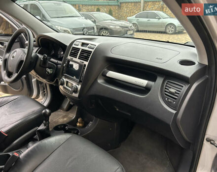 Сірий Кіа Sportage, об'ємом двигуна 1.98 л та пробігом 258 тис. км за 6700 $, фото 15 на Automoto.ua