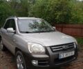 Серый Киа Sportage, объемом двигателя 2 л и пробегом 200 тыс. км за 6500 $, фото 1 на Automoto.ua