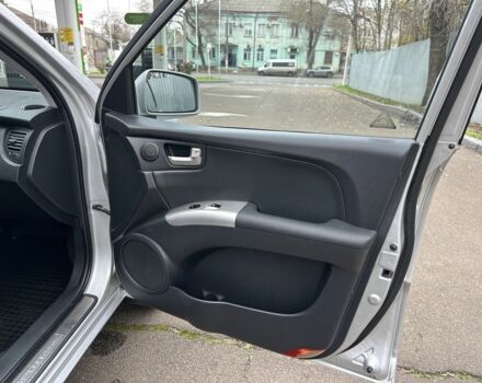 Серый Киа Sportage, объемом двигателя 2 л и пробегом 250 тыс. км за 7900 $, фото 19 на Automoto.ua