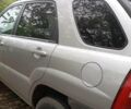 Серый Киа Sportage, объемом двигателя 2 л и пробегом 200 тыс. км за 6500 $, фото 2 на Automoto.ua