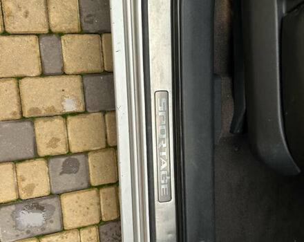 Сірий Кіа Sportage, об'ємом двигуна 1.98 л та пробігом 258 тис. км за 6700 $, фото 29 на Automoto.ua