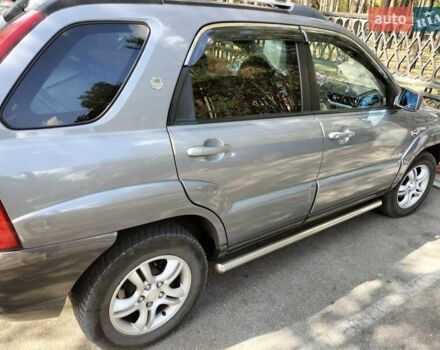 Серый Киа Sportage, объемом двигателя 2 л и пробегом 226 тыс. км за 4500 $, фото 4 на Automoto.ua