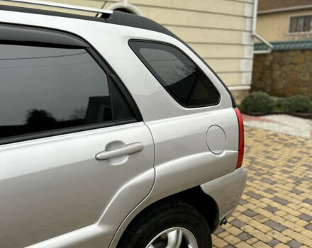 Сірий Кіа Sportage, об'ємом двигуна 1.98 л та пробігом 258 тис. км за 6700 $, фото 10 на Automoto.ua