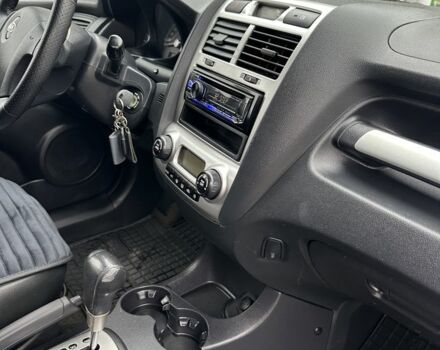 Серый Киа Sportage, объемом двигателя 2 л и пробегом 250 тыс. км за 7900 $, фото 15 на Automoto.ua