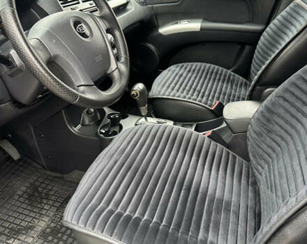 Серый Киа Sportage, объемом двигателя 2 л и пробегом 250 тыс. км за 7900 $, фото 17 на Automoto.ua