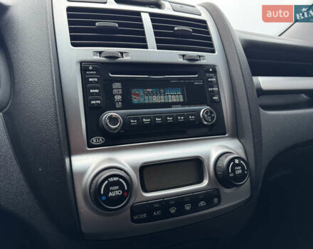 Сірий Кіа Sportage, об'ємом двигуна 1.98 л та пробігом 236 тис. км за 7999 $, фото 19 на Automoto.ua