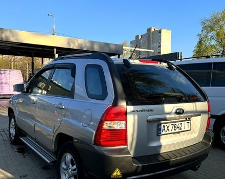 Сірий Кіа Sportage, об'ємом двигуна 2 л та пробігом 255 тис. км за 8200 $, фото 5 на Automoto.ua