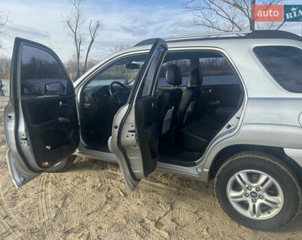 Сірий Кіа Sportage, об'ємом двигуна 2 л та пробігом 187 тис. км за 8500 $, фото 7 на Automoto.ua