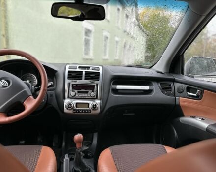 Сірий Кіа Sportage, об'ємом двигуна 2 л та пробігом 200 тис. км за 8000 $, фото 9 на Automoto.ua