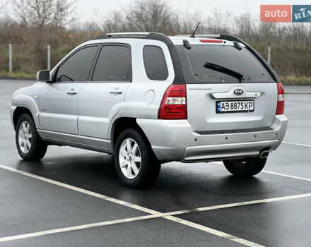 Серый Киа Sportage, объемом двигателя 2 л и пробегом 218 тыс. км за 8500 $, фото 7 на Automoto.ua