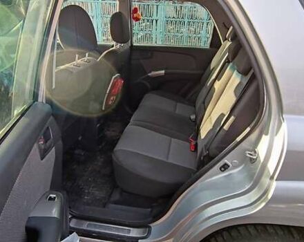 Серый Киа Sportage, объемом двигателя 2 л и пробегом 200 тыс. км за 8500 $, фото 8 на Automoto.ua