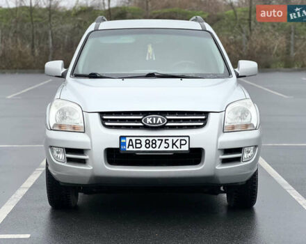 Серый Киа Sportage, объемом двигателя 2 л и пробегом 218 тыс. км за 8500 $, фото 2 на Automoto.ua