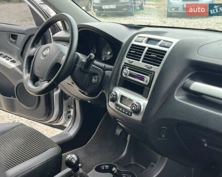 Серый Киа Sportage, объемом двигателя 0 л и пробегом 188 тыс. км за 9000 $, фото 19 на Automoto.ua