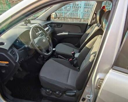 Серый Киа Sportage, объемом двигателя 2 л и пробегом 200 тыс. км за 8500 $, фото 7 на Automoto.ua