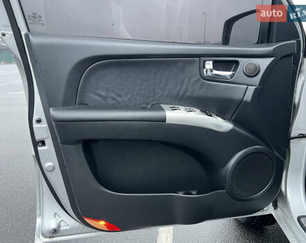 Серый Киа Sportage, объемом двигателя 2 л и пробегом 218 тыс. км за 8500 $, фото 27 на Automoto.ua