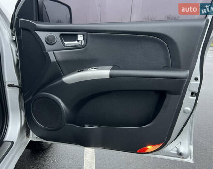 Серый Киа Sportage, объемом двигателя 2 л и пробегом 218 тыс. км за 8500 $, фото 24 на Automoto.ua
