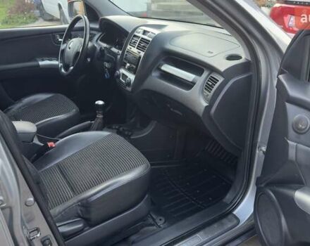 Серый Киа Sportage, объемом двигателя 2 л и пробегом 276 тыс. км за 7300 $, фото 10 на Automoto.ua