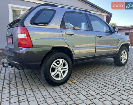 Серый Киа Sportage, объемом двигателя 2 л и пробегом 270 тыс. км за 6599 $, фото 4 на Automoto.ua