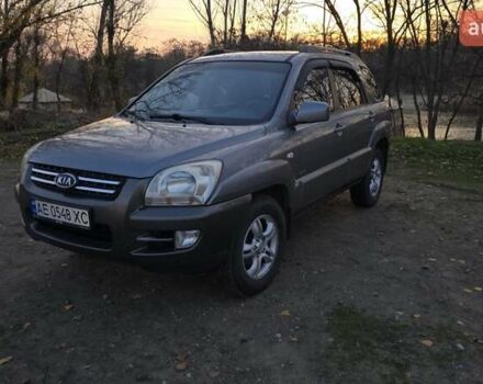 Серый Киа Sportage, объемом двигателя 1.99 л и пробегом 221 тыс. км за 8200 $, фото 2 на Automoto.ua