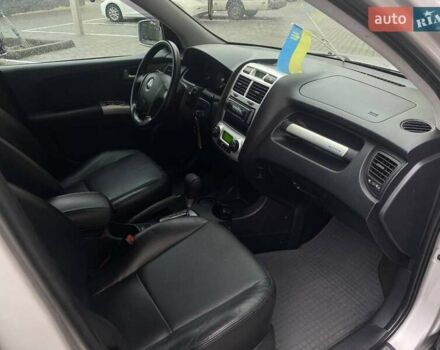 Серый Киа Sportage, объемом двигателя 2 л и пробегом 212 тыс. км за 8350 $, фото 25 на Automoto.ua