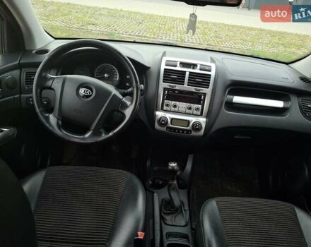 Серый Киа Sportage, объемом двигателя 2 л и пробегом 295 тыс. км за 8500 $, фото 25 на Automoto.ua