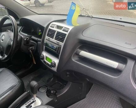 Серый Киа Sportage, объемом двигателя 2 л и пробегом 212 тыс. км за 8350 $, фото 26 на Automoto.ua