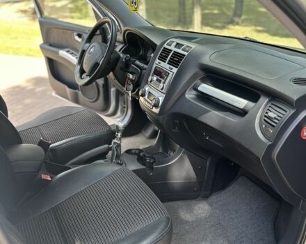 Серый Киа Sportage, объемом двигателя 2 л и пробегом 170 тыс. км за 8199 $, фото 5 на Automoto.ua