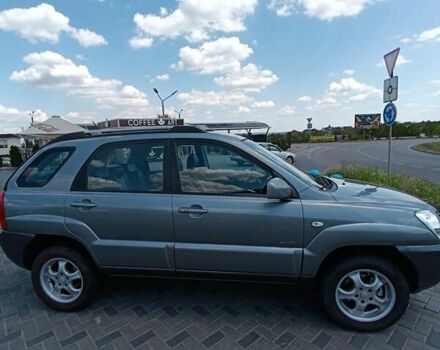 Серый Киа Sportage, объемом двигателя 2 л и пробегом 197 тыс. км за 8000 $, фото 8 на Automoto.ua
