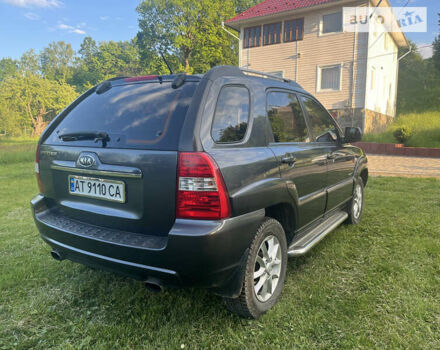 Сірий Кіа Sportage, об'ємом двигуна 1.99 л та пробігом 111 тис. км за 9500 $, фото 3 на Automoto.ua