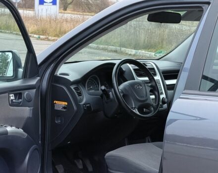 Серый Киа Sportage, объемом двигателя 2 л и пробегом 228 тыс. км за 8600 $, фото 11 на Automoto.ua