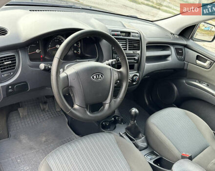 Серый Киа Sportage, объемом двигателя 2 л и пробегом 167 тыс. км за 7600 $, фото 14 на Automoto.ua