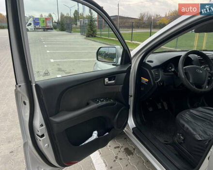 Серый Киа Sportage, объемом двигателя 1.99 л и пробегом 230 тыс. км за 8000 $, фото 18 на Automoto.ua