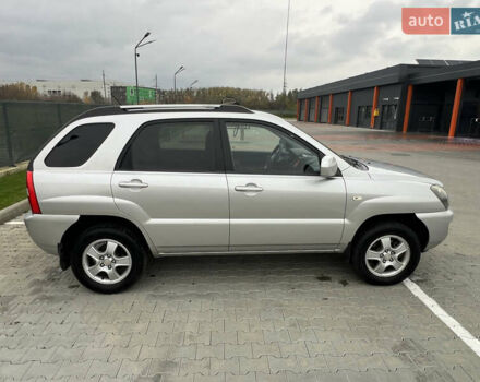 Серый Киа Sportage, объемом двигателя 1.99 л и пробегом 230 тыс. км за 8000 $, фото 7 на Automoto.ua