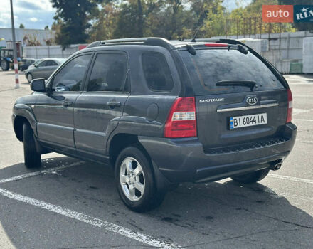 Серый Киа Sportage, объемом двигателя 2 л и пробегом 250 тыс. км за 7500 $, фото 5 на Automoto.ua