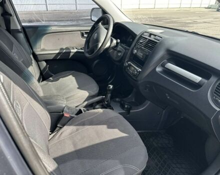 Серый Киа Sportage, объемом двигателя 2 л и пробегом 250 тыс. км за 7500 $, фото 6 на Automoto.ua