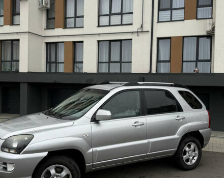 Серый Киа Sportage, объемом двигателя 2 л и пробегом 268 тыс. км за 7000 $, фото 2 на Automoto.ua