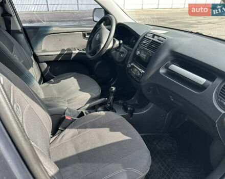 Серый Киа Sportage, объемом двигателя 2 л и пробегом 250 тыс. км за 7500 $, фото 8 на Automoto.ua