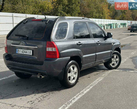 Серый Киа Sportage, объемом двигателя 2 л и пробегом 250 тыс. км за 7500 $, фото 3 на Automoto.ua