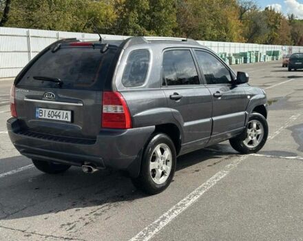 Серый Киа Sportage, объемом двигателя 2 л и пробегом 250 тыс. км за 7500 $, фото 3 на Automoto.ua