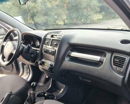 Серый Киа Sportage, объемом двигателя 2 л и пробегом 156 тыс. км за 8400 $, фото 13 на Automoto.ua