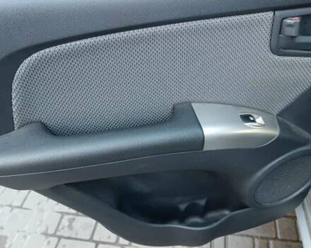 Сірий Кіа Sportage, об'ємом двигуна 1.99 л та пробігом 258 тис. км за 8500 $, фото 9 на Automoto.ua