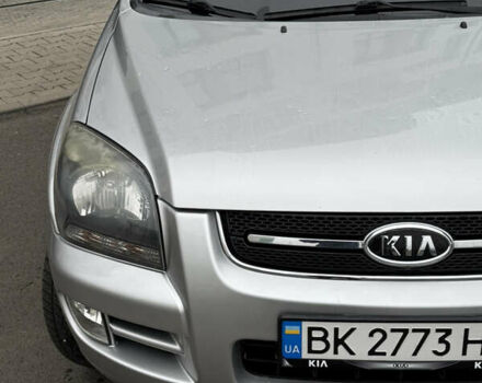 Серый Киа Sportage, объемом двигателя 2 л и пробегом 268 тыс. км за 7000 $, фото 8 на Automoto.ua