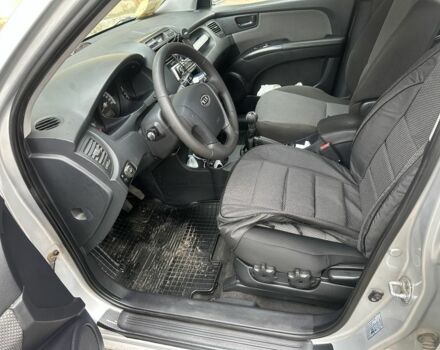 Сірий Кіа Sportage, об'ємом двигуна 2 л та пробігом 124 тис. км за 8300 $, фото 7 на Automoto.ua