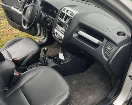 Серый Киа Sportage, объемом двигателя 1.98 л и пробегом 183 тыс. км за 8000 $, фото 4 на Automoto.ua