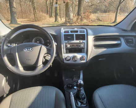 Сірий Кіа Sportage, об'ємом двигуна 2 л та пробігом 199 тис. км за 8690 $, фото 13 на Automoto.ua